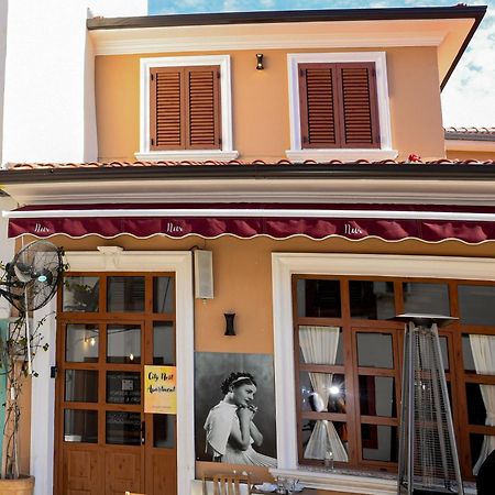 City Nest Shkoder Luaran gambar