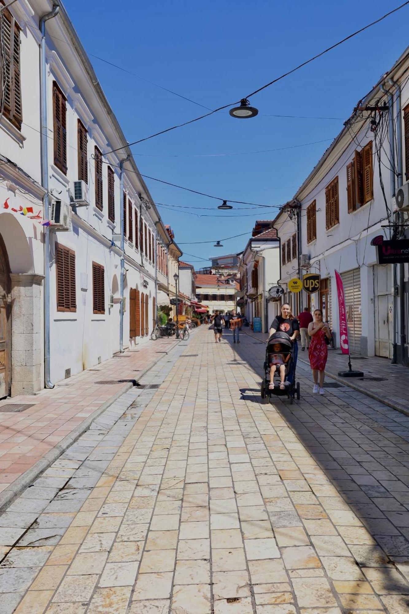 City Nest Shkoder Luaran gambar