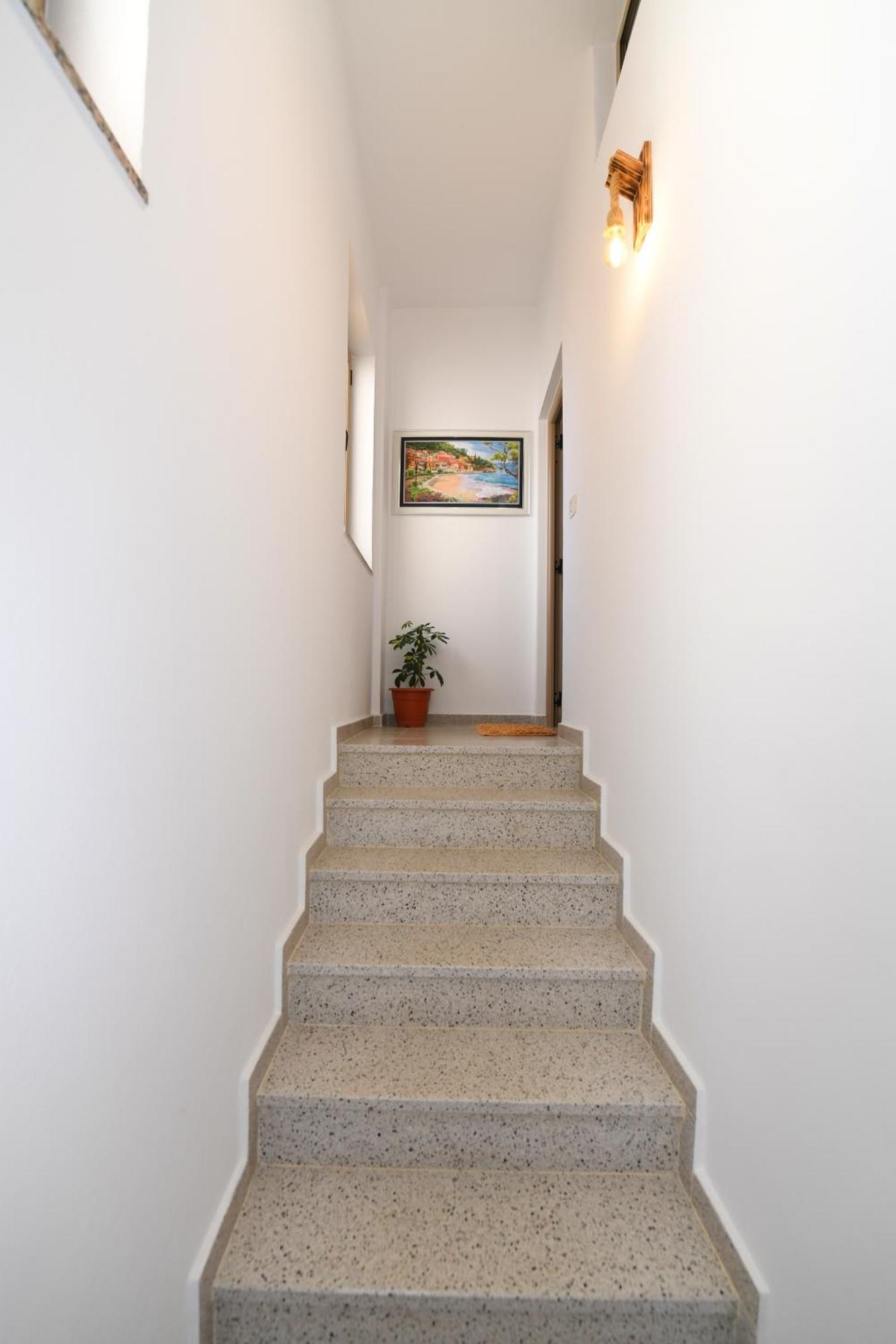 City Nest Shkoder Luaran gambar