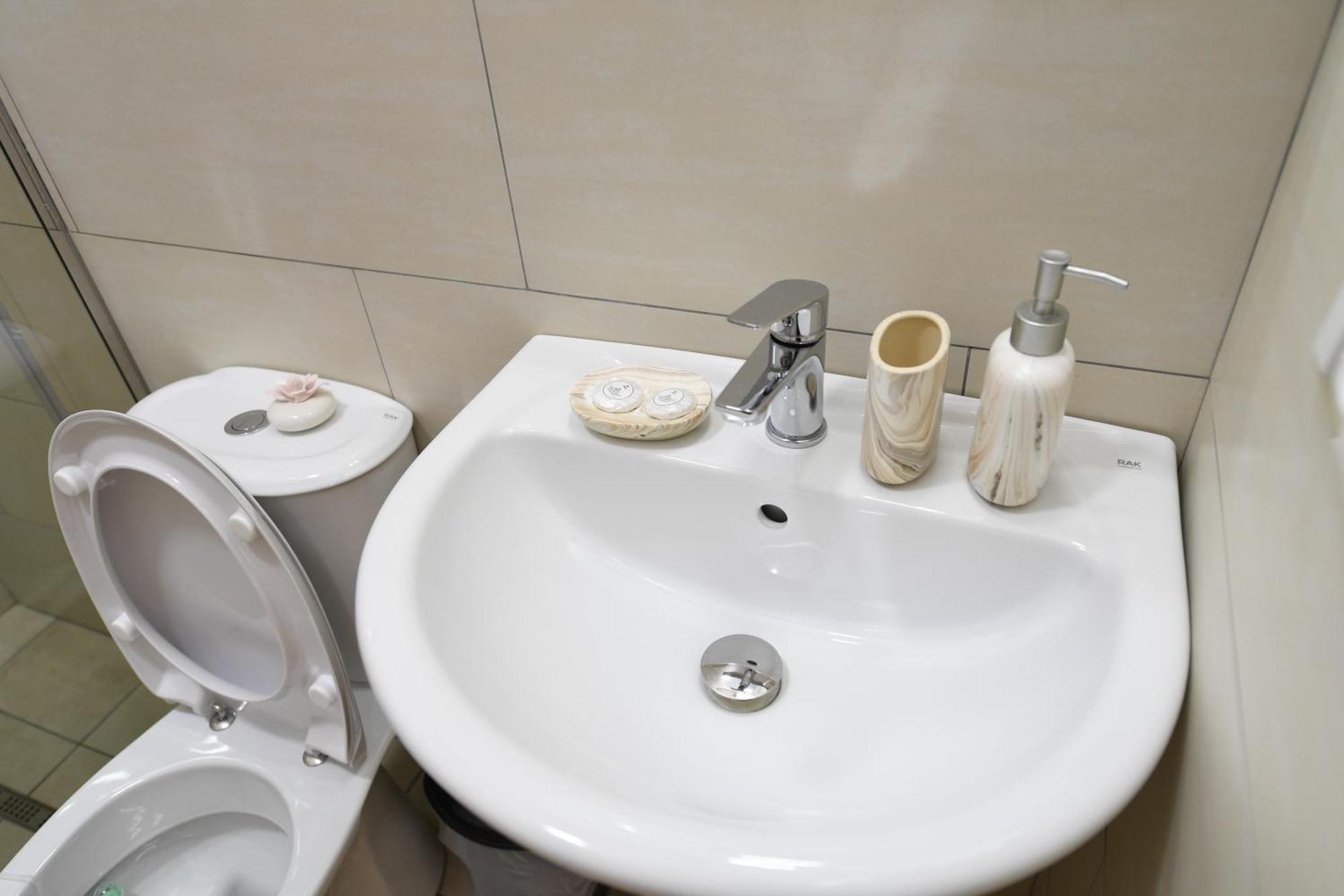 City Nest Shkoder Luaran gambar